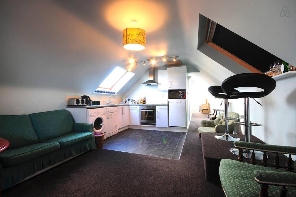 Jurassic Loft Apartment Weymouth Szoba fotó